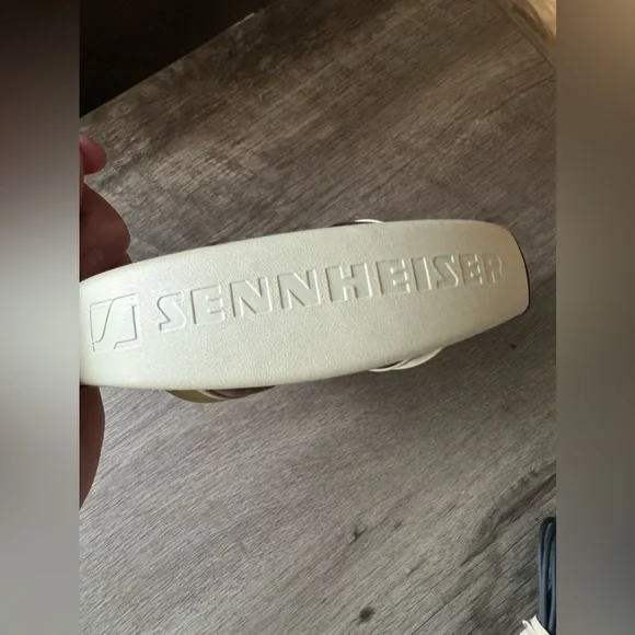 Sennheiser HD598 Wired Amp Headphones Dynamic Open Back Ivory/Brown - Picture 2 of 7